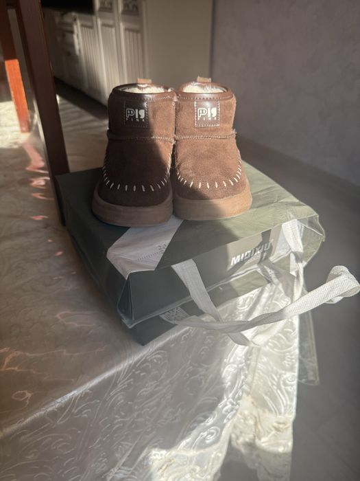 Продаётся зимний обувь