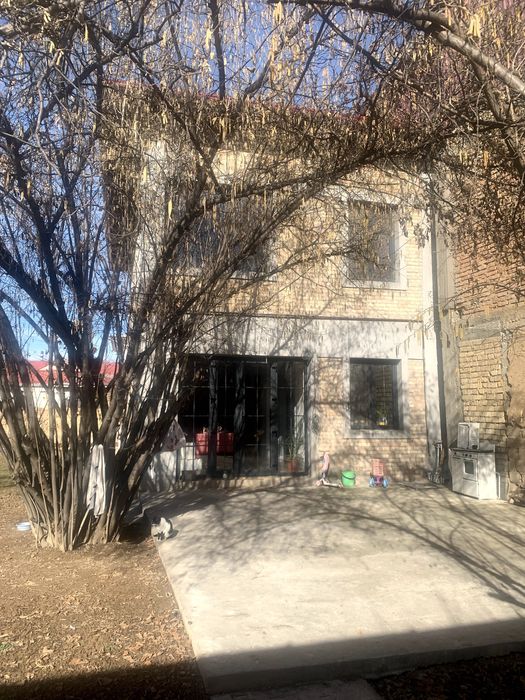 Продается коттедж в поселке Улугбек