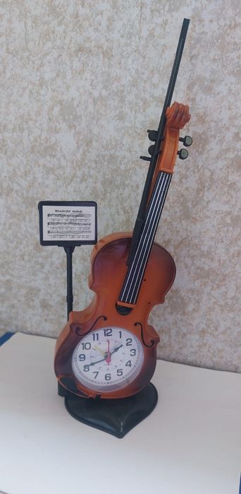 Сувенир  Скрипка часы