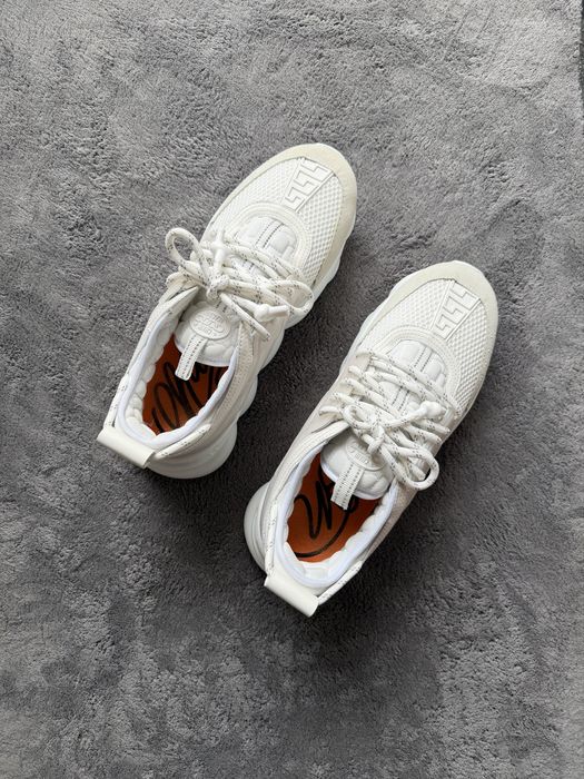 Versace chain reaction
