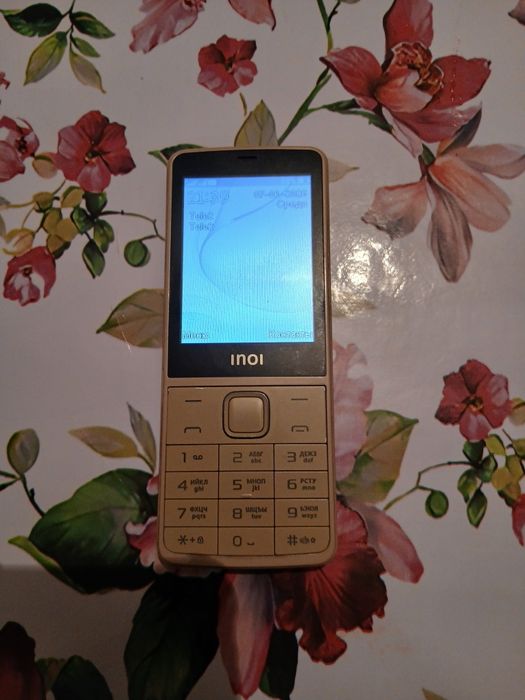 Продам кнопочный телефон