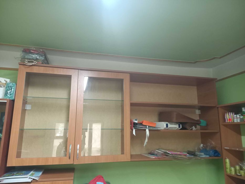 витрина полки шкаф