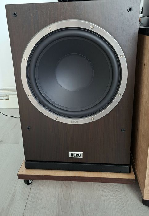 Sistem audio Hi-Fi  – Boxe HECO 302, Subwoofer HECO 250A,Amplificator Yamaha  301.