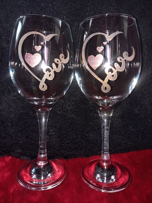 Ръчно гравирани чаши за влюбени двойки