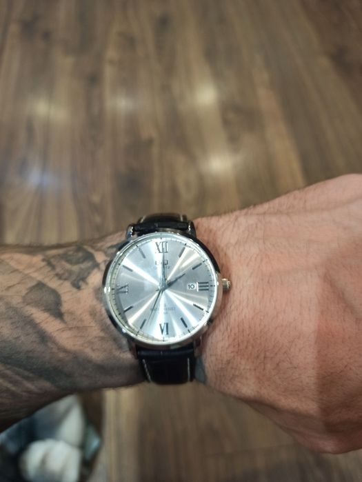 Елегантен ръчен часовник Q&Q