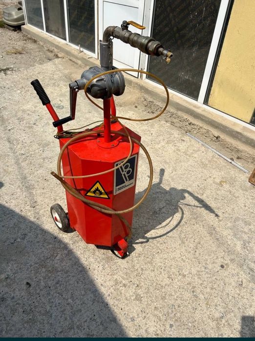 Съд за механично пневматично и електронно точене на масла горива течно