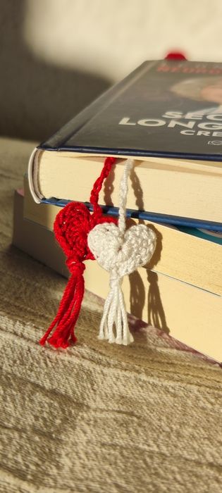 Martisor HANDMADE semn de carte