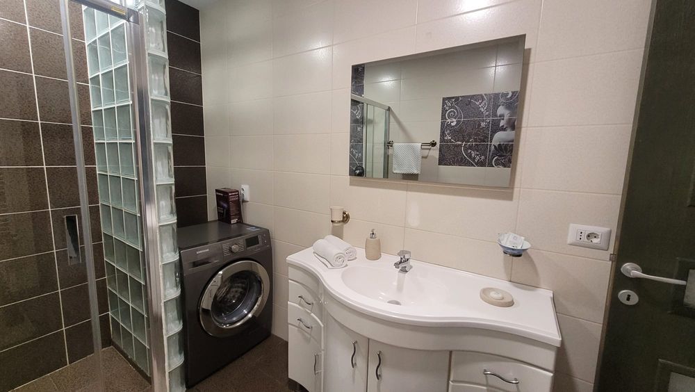 Închiriez apartament cu 2 camere Brașov