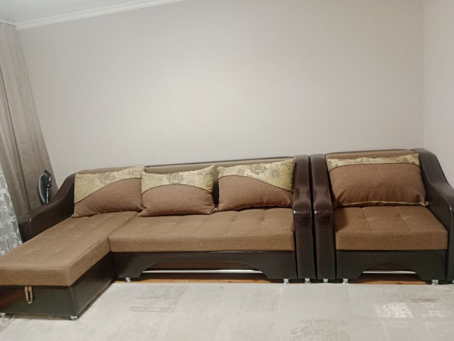 Диван угловои и кресо