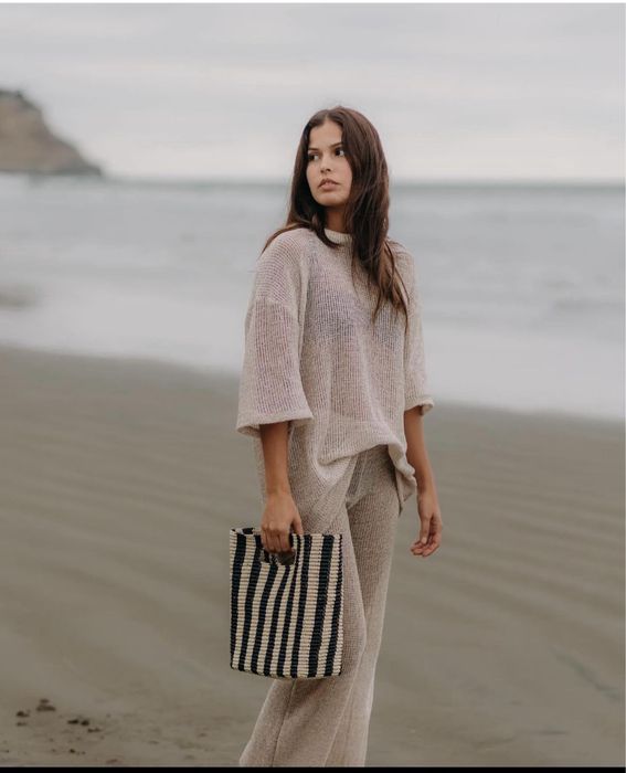 Set costum casual brand Zara bej fir auriu discret