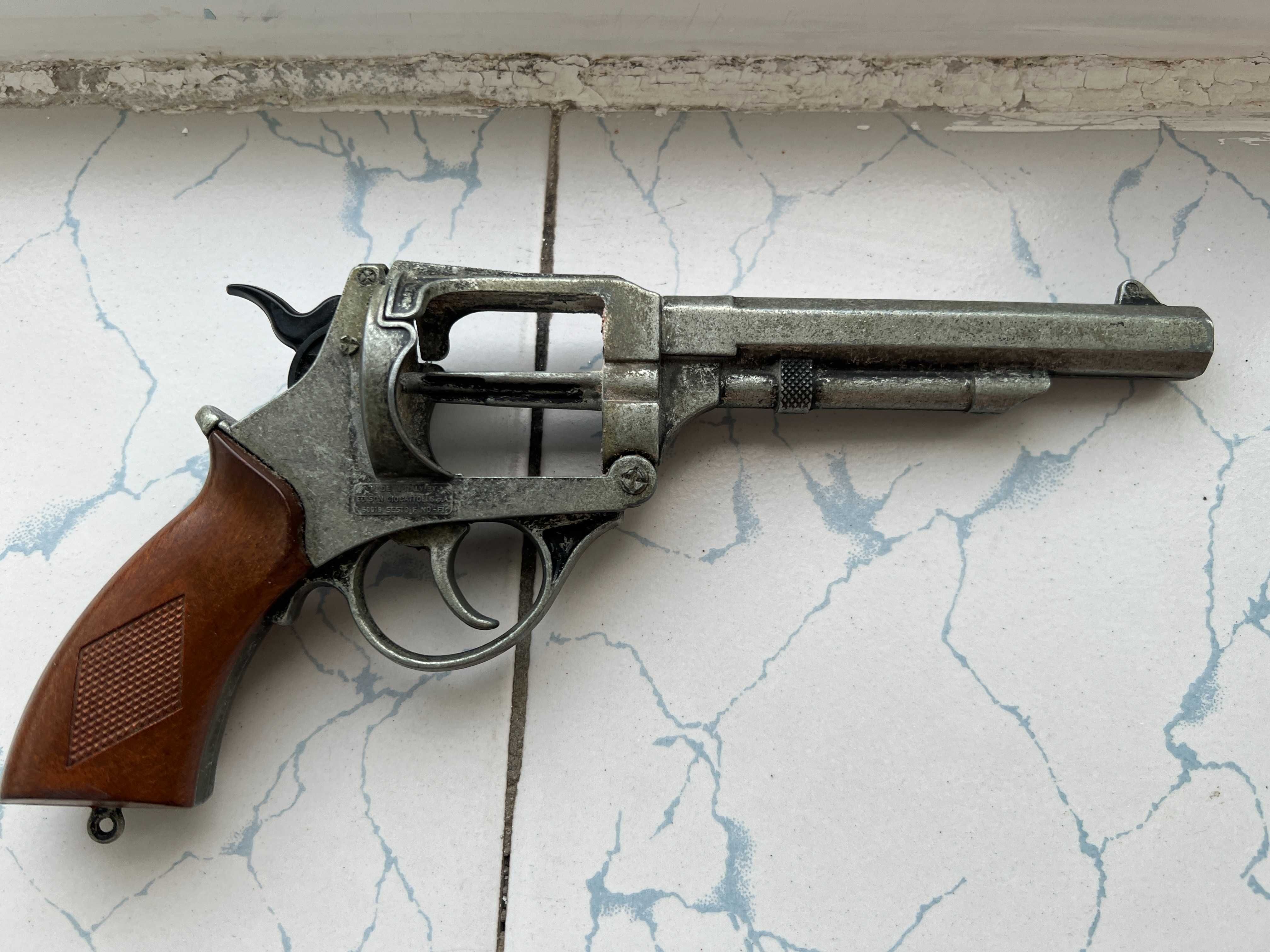 Pistol Capse din metal cu butoias made in italy Slobozia • OLX.ro