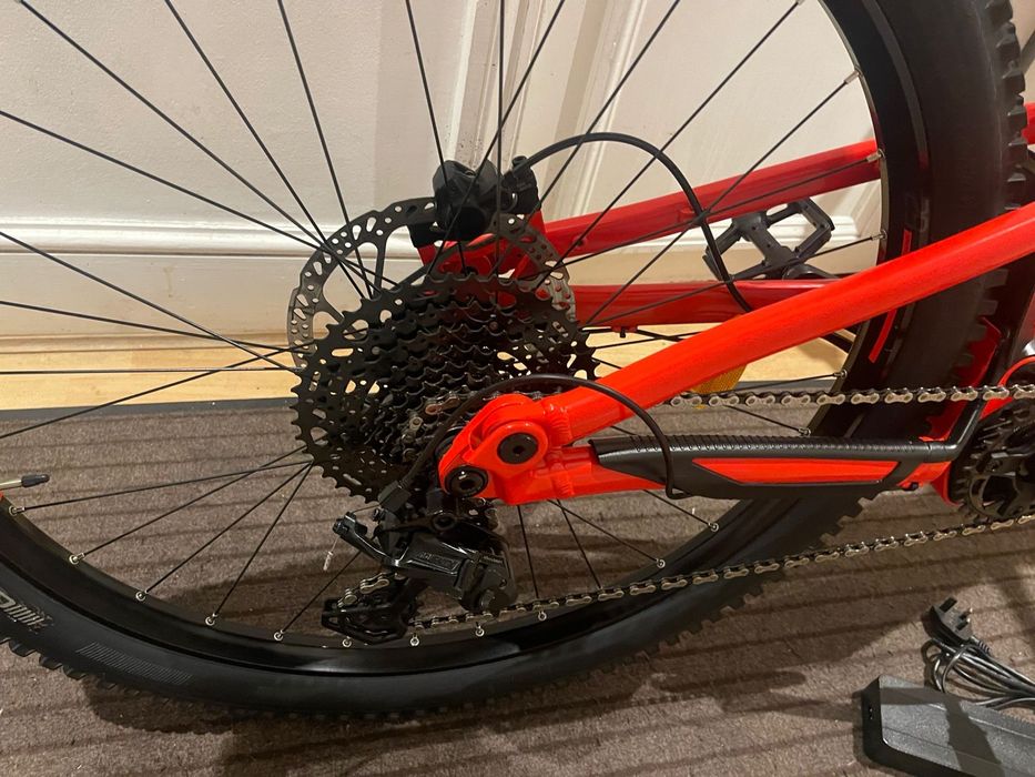 Bicicletă MTB electrică E-EXPL 520