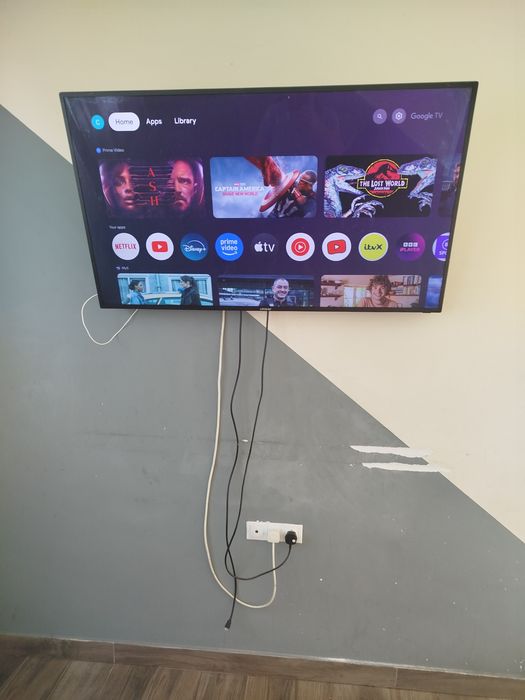 Smart TV Linsar ~55–57″ (143 cm) + Chromecast inclus – Stare foarte bu