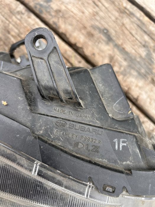 Продам фару Subaru Impreza