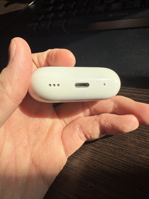 AirPods Pro 2, Lightning.