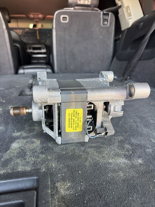 Аристон Ariston AWM 1081 EU пералня