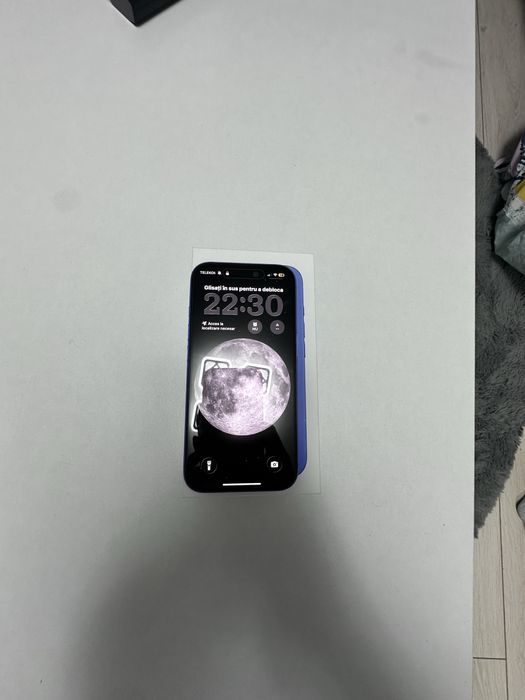 Vand iphone 16 de 128 impecabil