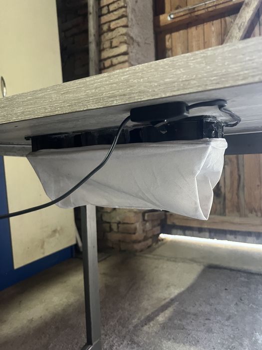 Masa manichiura cu aspirator