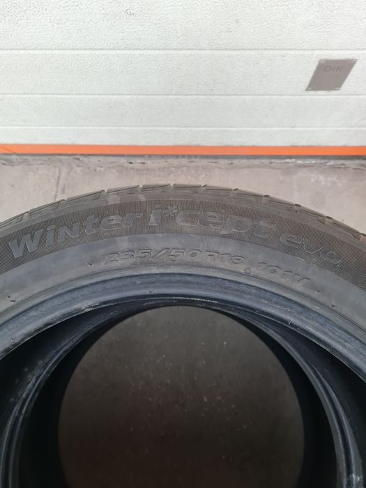 Зимни гуми 2 броя HANKOOK WinterIcept Evo 235 50 R18 дот 1314