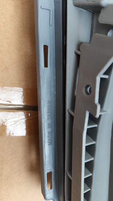 Мерс 124 фара депо Тайвань