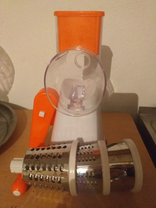 Овощерезка новая в районе гаи