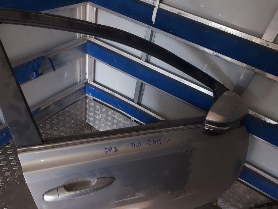 ,вратаCHR  зад дясна,спойлер,400лв,Лексус 4 врати,Огледала