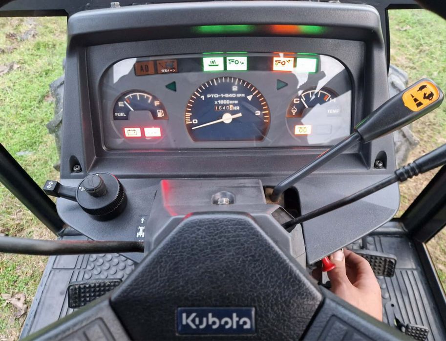 Трактор  KUBOTA GL320