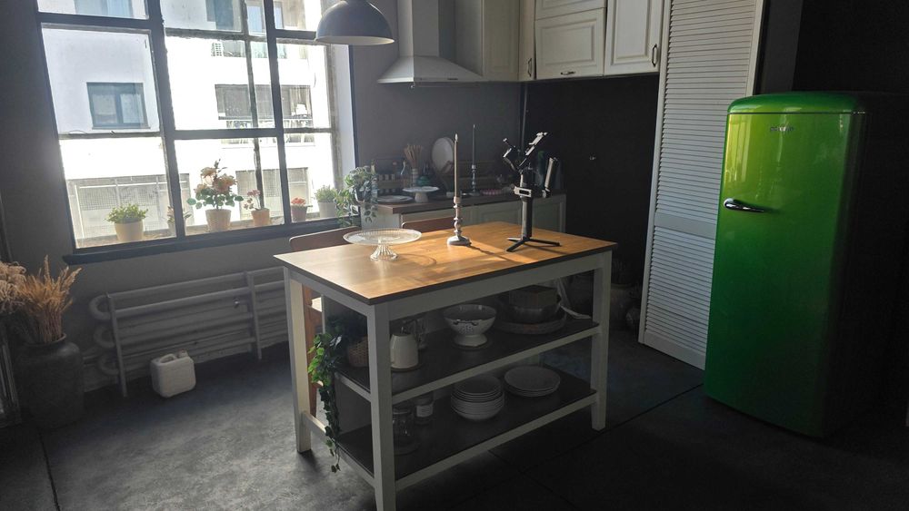 Vand studio foto/preluare spatiu chirie de 42mp 380e/luna si 80mp 700e/luna in zona Timpuri Noi