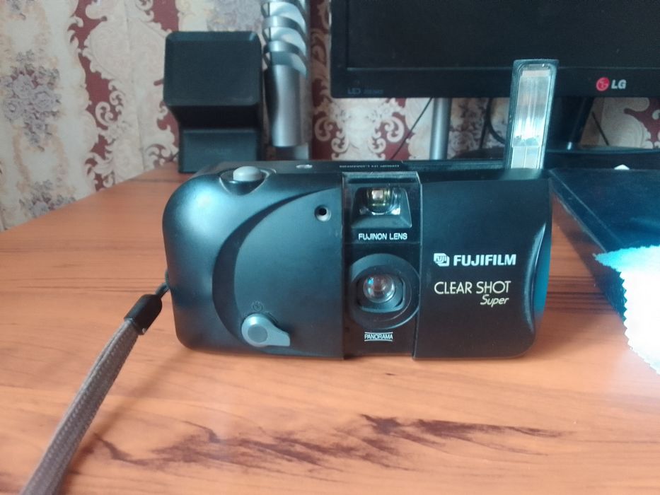 Продам фотоаппарат.в отличном состоянии.пленочныи.