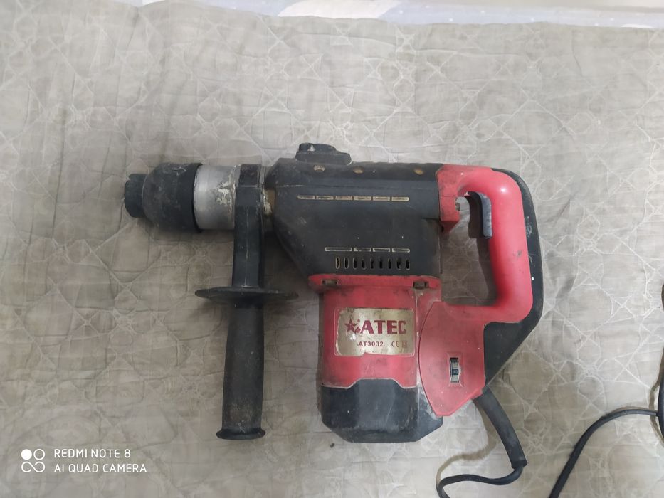 Перфоратор очень мощный