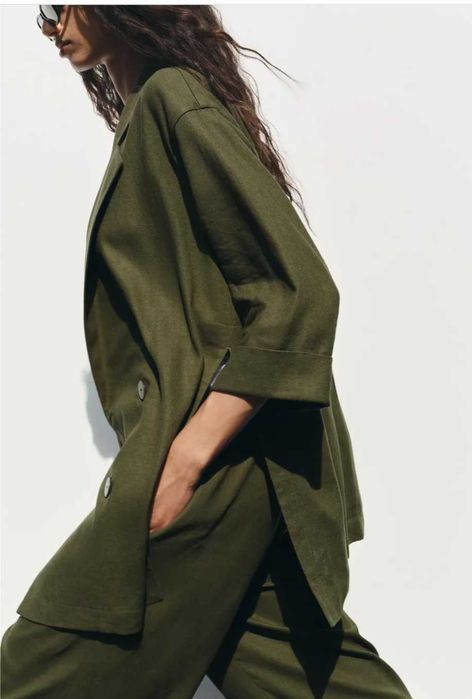 Елегантен маслинен костюм – двуредно сако + панталон