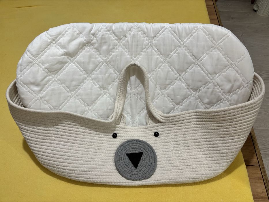 Cosulet impletit pentru bebelusi