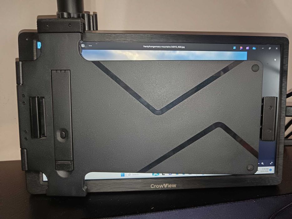 Монитoр за лаптоп