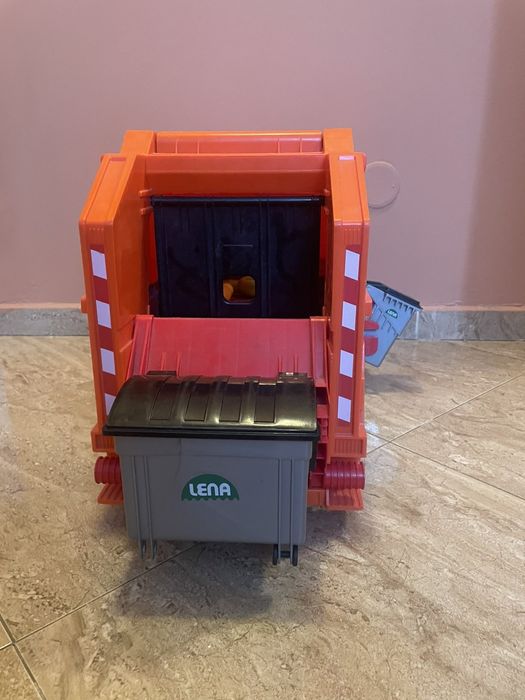 Лена мерцедес боклукчийски камион