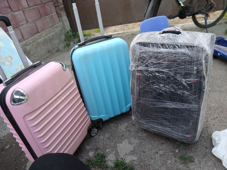 Продаю чемоданы  хорошего качества