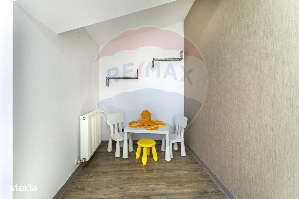 Apartament cu 4 camere de vânzare