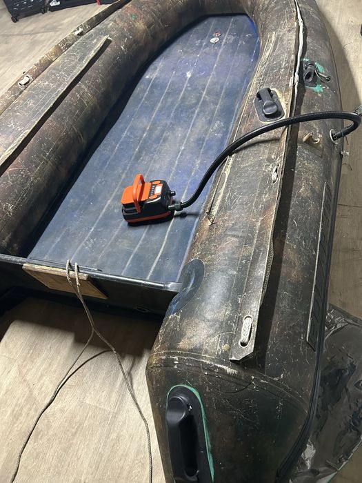 Лодка нд SOLAR350