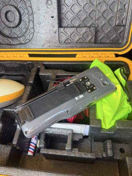 GNSS-приемник E-Survey E300Pro