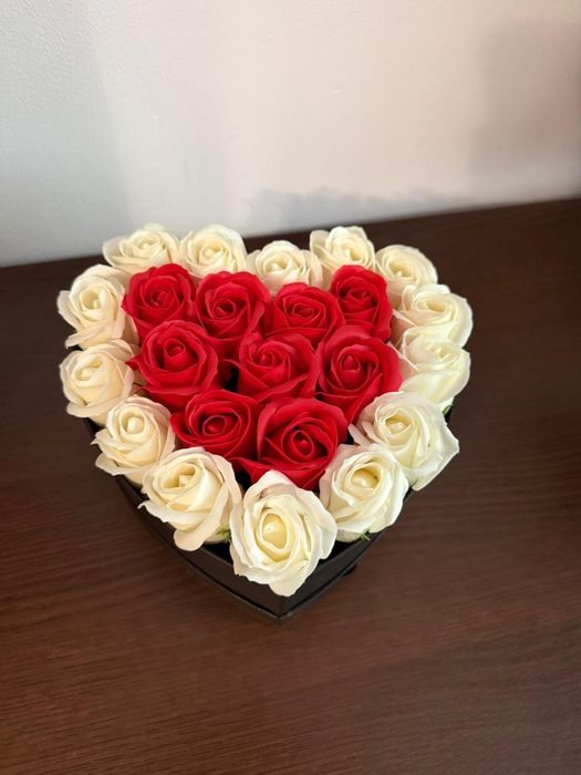 Vand aranjamente din flori de sapun