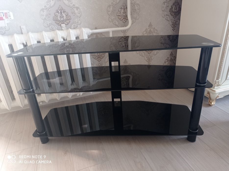 Полка под телевизор