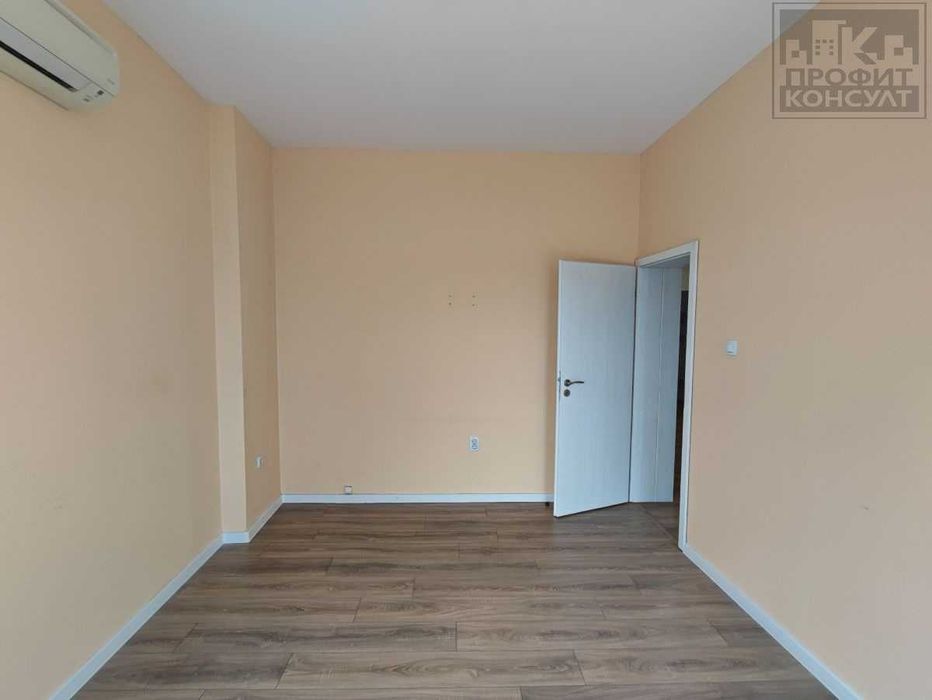 Дава се под наем Офис в Велико Търново, Център - 90 кв.м за 600 € - Снимка #7