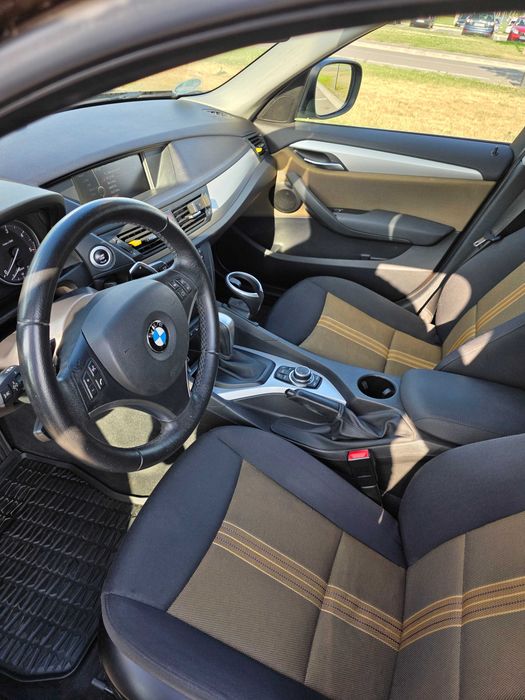 BMW X1 xDrive20d X-Line – 177 CP – Automat – Bi-Xenon - Navigație mare