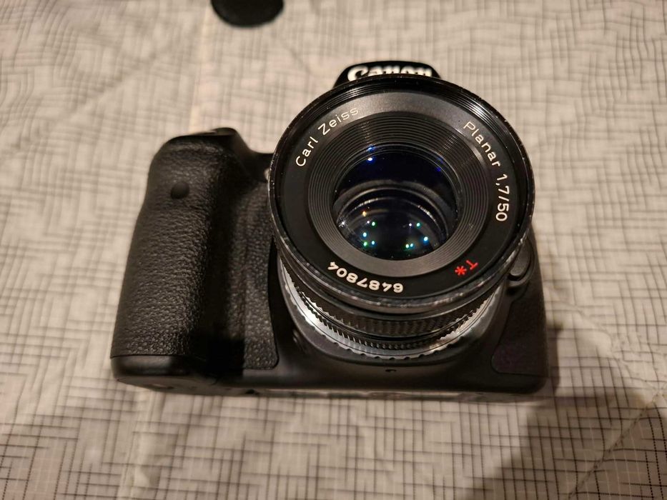 Canon 70D cu obiectiv Carl Zeiss 50mm f 1,7