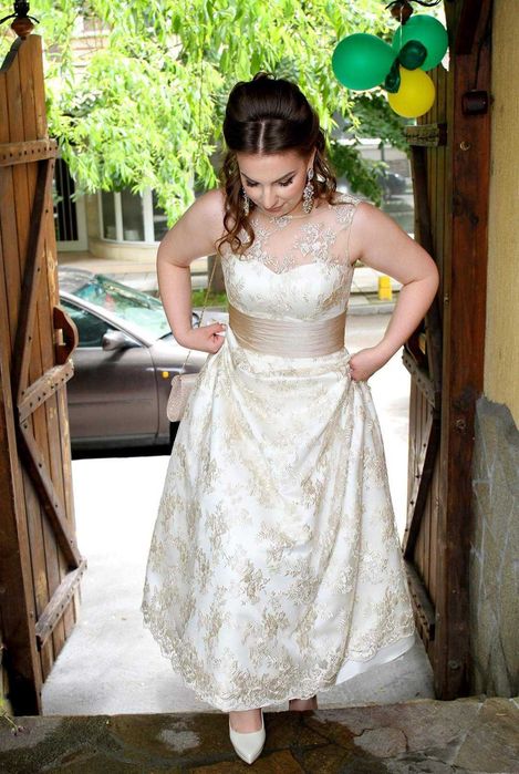 Бална рокля - л размер