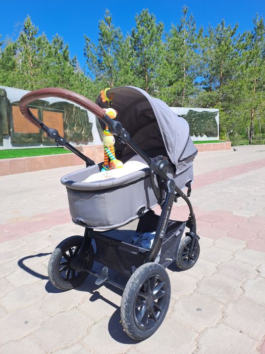Продается коляска Kinderkraft