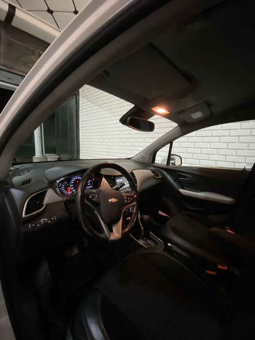 tracker 1 kraska toza