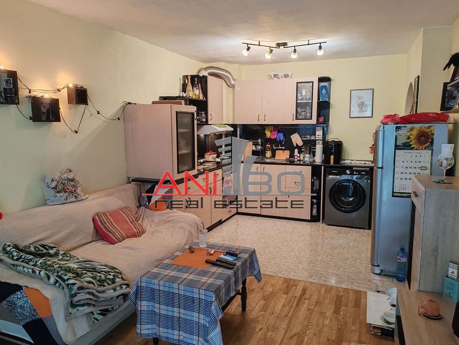 Продава се Двустаен апартамент в Варна, Колхозен пазар - 85 кв.м за 1134 €/кв.м - Снимка #1