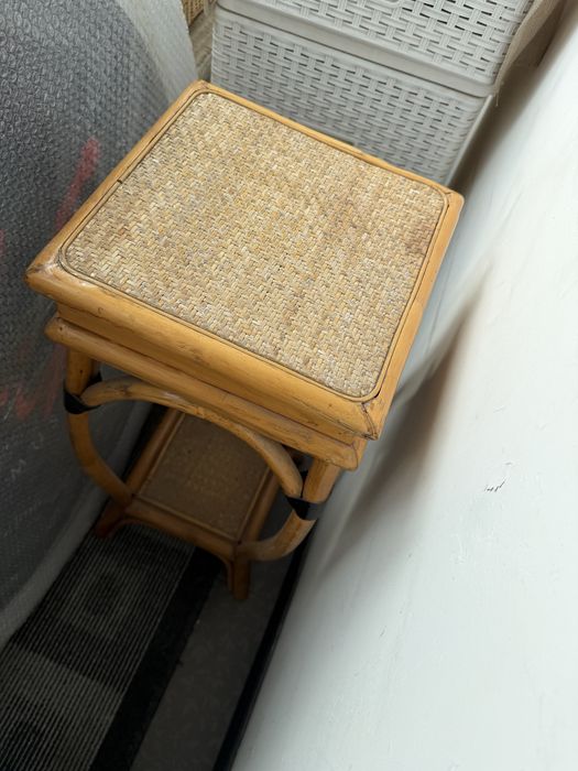 Подставка из ротанга