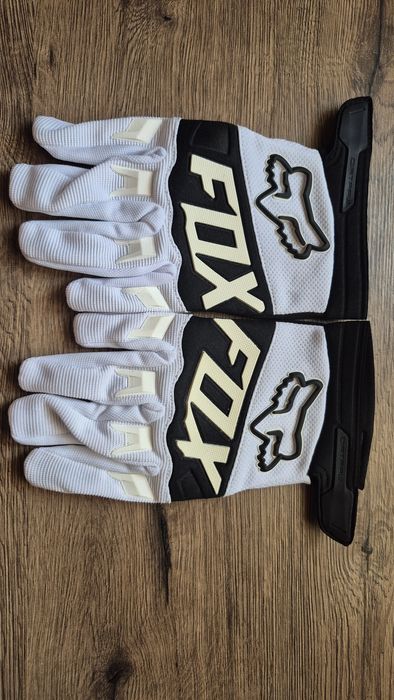 Продам перчатки Fox!