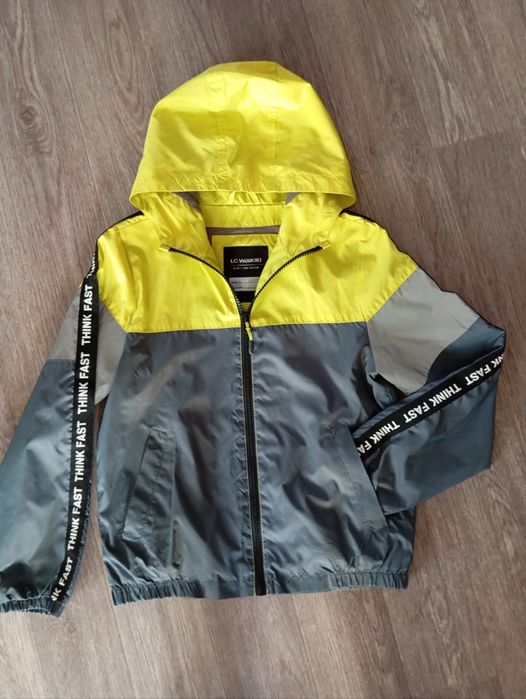 Продам ветровку на мальчика